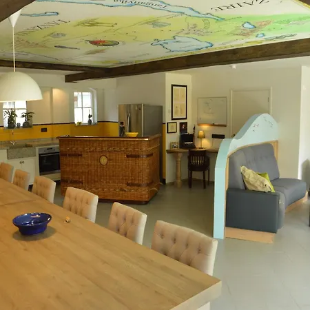 Holiday home Pleasant Near The Centre Of