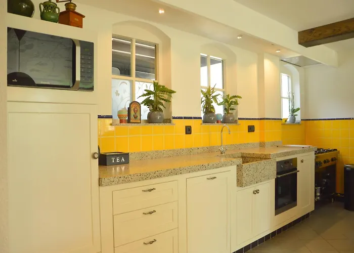 Holiday home Pleasant Near The Centre Of