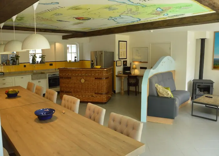 Holiday home Pleasant Near The Centre Of