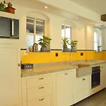 בית נופש Pleasant Near The Centre Of