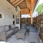 בית נופש Pleasant Near The Centre Of הארן
