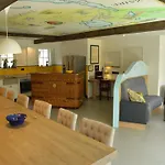 בית נופש Pleasant Near The Centre Of