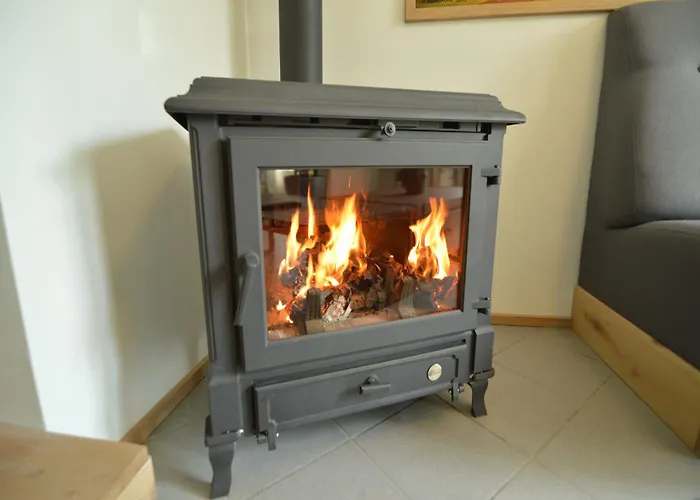 Pleasant Near The Centre Of בית נופש *